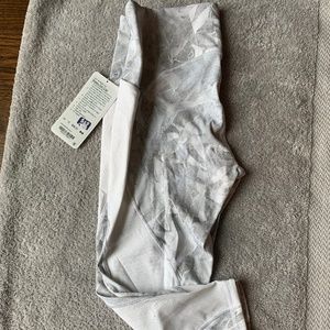 Lululemon Breezy Dot Crops